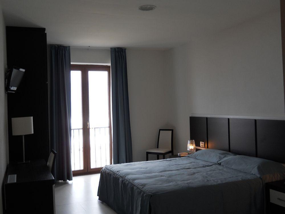 Buddi Hotel Platamona Exteriér fotografie