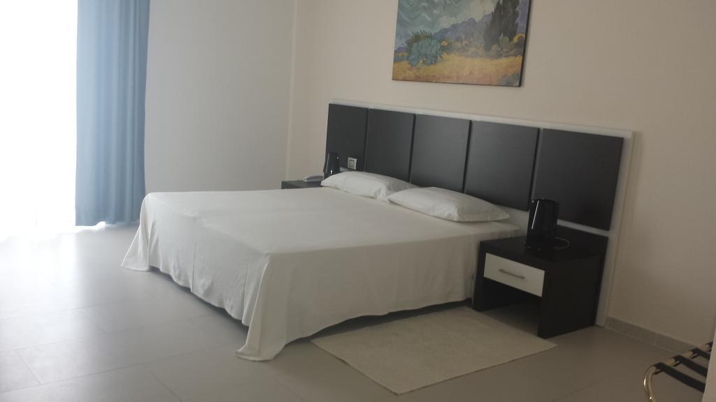 Buddi Hotel Platamona Exteriér fotografie