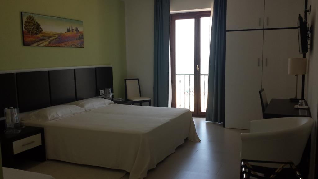 Buddi Hotel Platamona Exteriér fotografie