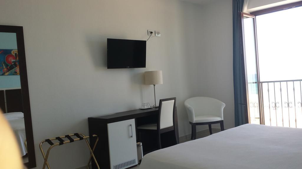 Buddi Hotel Platamona Exteriér fotografie