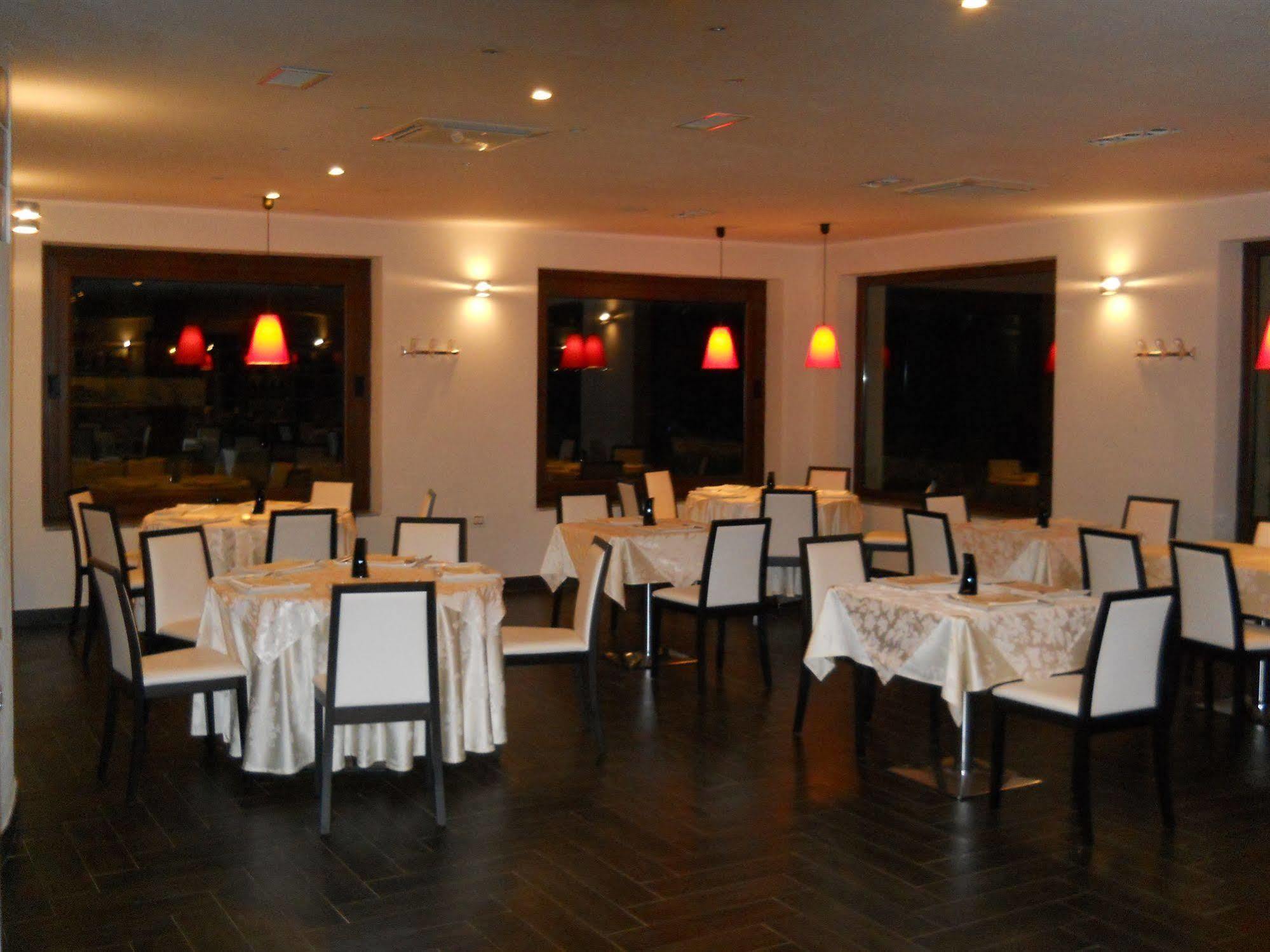 Buddi Hotel Platamona Exteriér fotografie