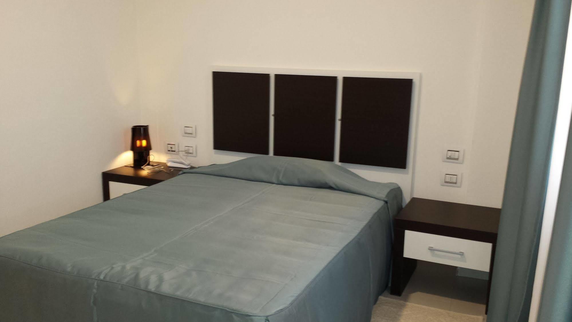 Buddi Hotel Platamona Exteriér fotografie