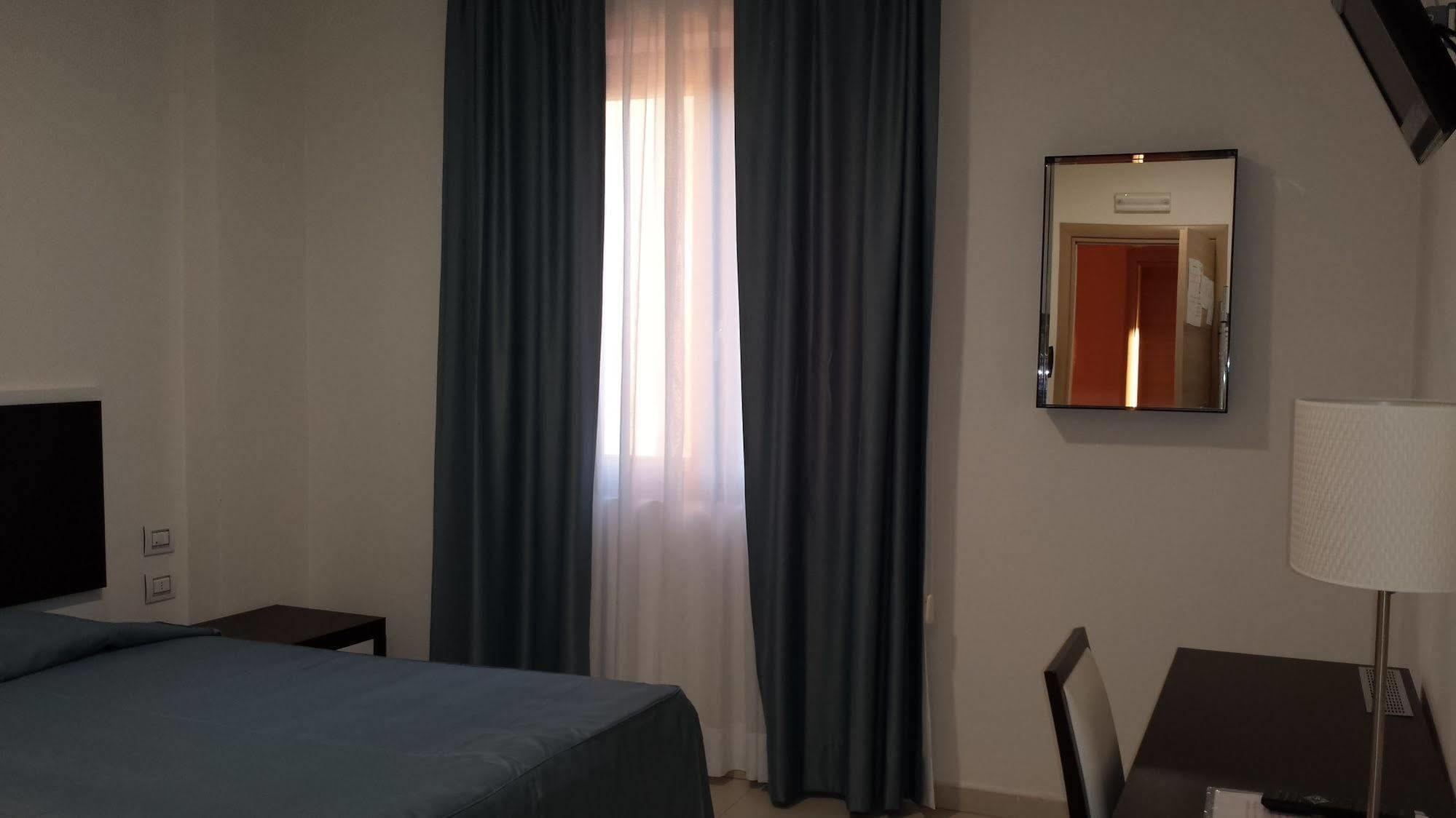 Buddi Hotel Platamona Exteriér fotografie