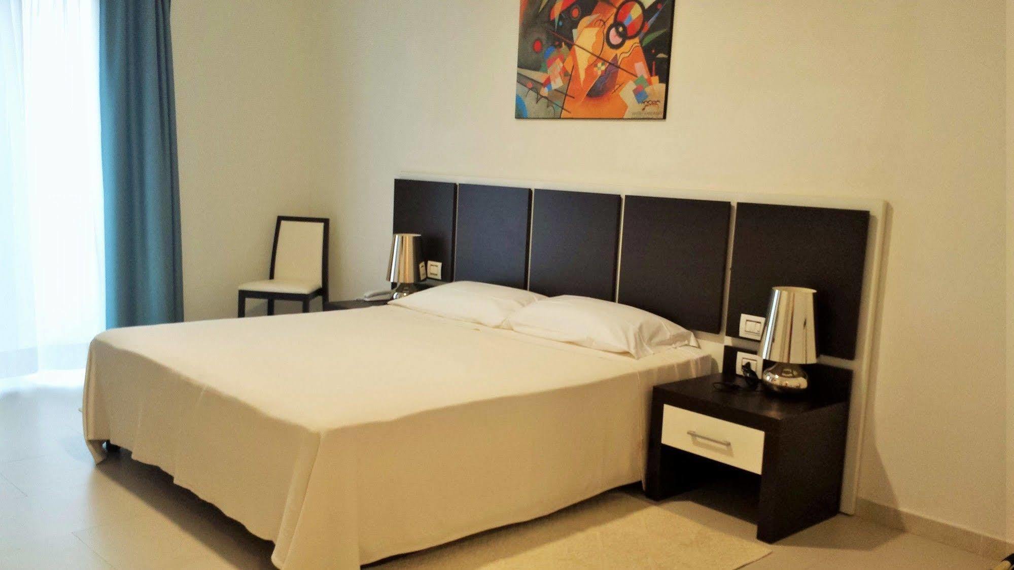 Buddi Hotel Platamona Exteriér fotografie