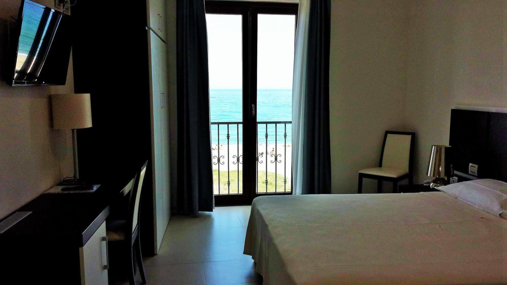 Buddi Hotel Platamona Exteriér fotografie